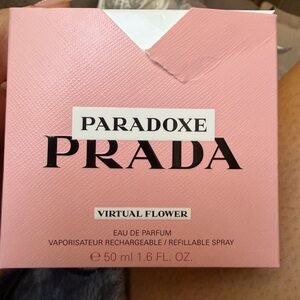 Prada Paradoxe Virtual Flower Eau de Parfum in Pink